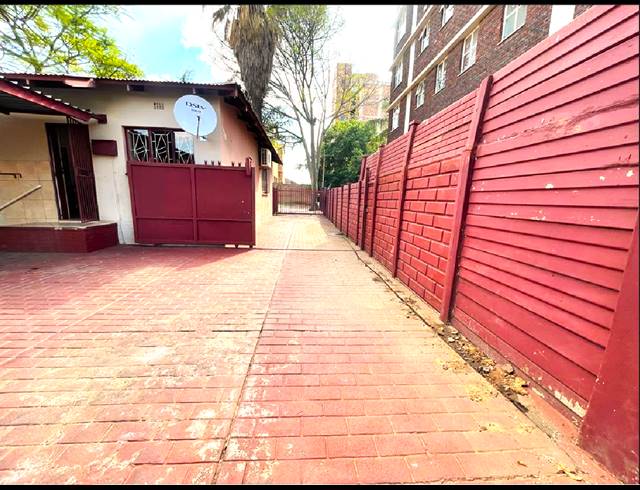 3 BEDROOM HOUSE FOR SALE IN SILVERTON